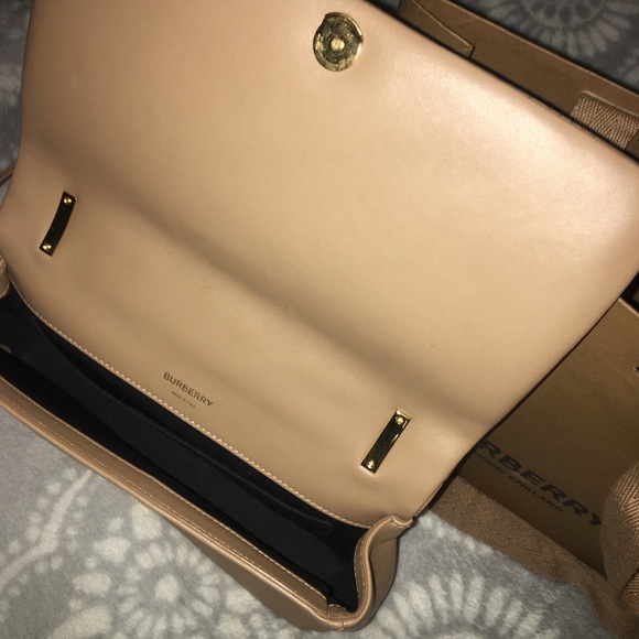 Burberry crossbody bag worn once !! - Picture 1 of 6